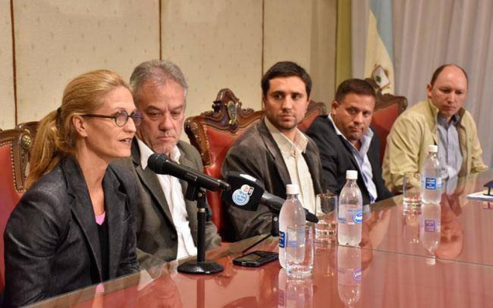 Presentaron la nueva operatoria de Aerol�neas Argentinas en La Pampa