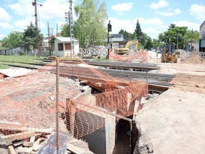 Gesti�n municipal para finalizar dos pasos bajov�as