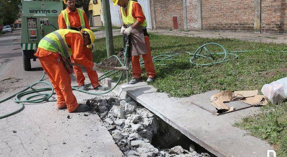 LIMPIEZA INTEGRAL DE CUATRO CONDUCTOS EN LAN�S ESTE
