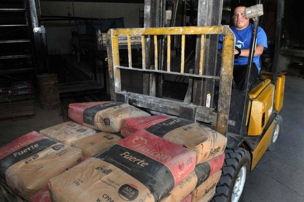 La falta de obras frena la suba del cemento en Mendoza