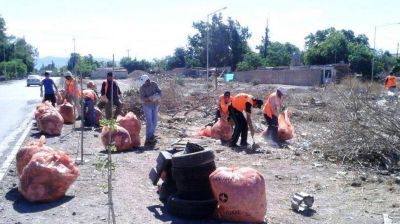 Capital: Limpiar�n 25 bald�os privados y multar�n a los que arrojen basura
