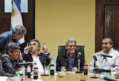 Sube la tensi�n entre el Gobierno y los sindicatos por el bono