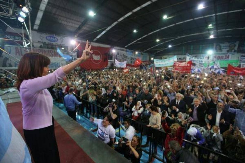 CFK insiste con el Frente Ciudadano: Hoy Argentina no necesita discursos sino dirigentes