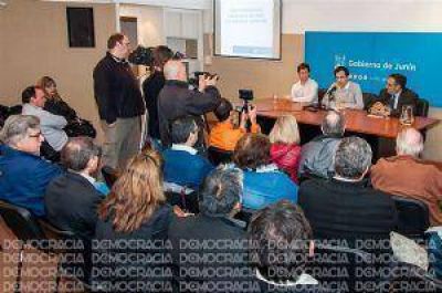 �Esto no es cotill�n ni marketing�, lanz� Petrecca al anunciar el plan de seguridad