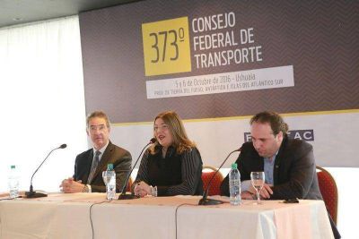 Bertone destac� la importancia del transporte de carga para la industria fueguina