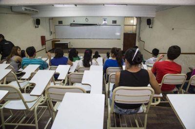 Entregar�n becas a j�venes graduados universitarios