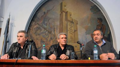 La CGT dice que hay internas en el Gobierno por el bono de fin de a�o y amenaza con un paro