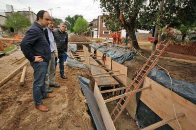 Avanza a buen ritmo la obra del desag�e en Padre Genesio