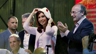 Furia radical por el acto de Cristina: 