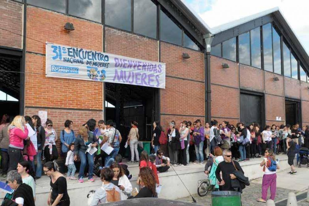 Comienza el Encuentro Nacional de mujeres en Rosario