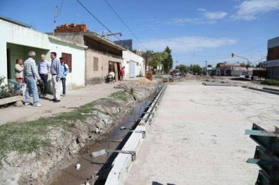 �El pavimento de avenida Edison ser� inaugurado en la segunda quincena de noviembre�, confirm� Capitanich