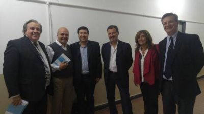 Finaliz� el Diplomado en Gesti�n P�blica Local