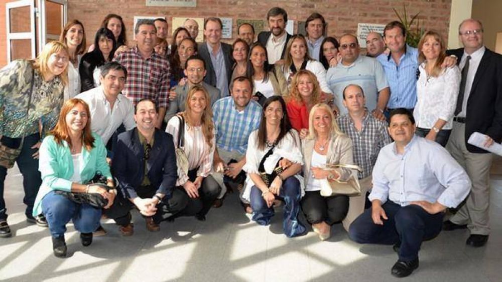 Bordet particip� del aniversario de egresados de la escuela donde fue docente