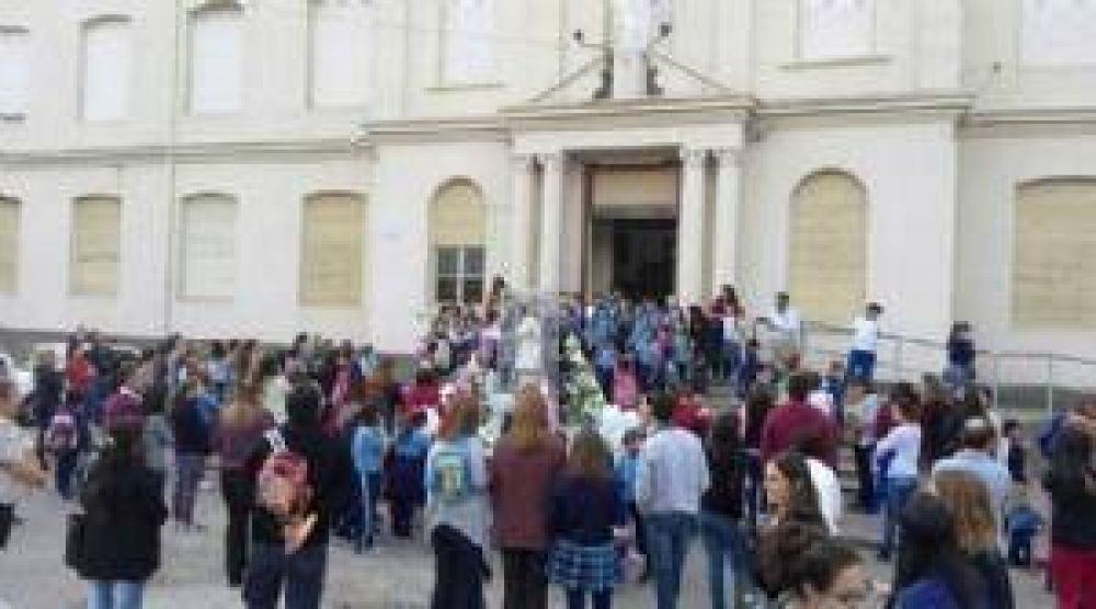 La Virgen del Pilar, con la gente