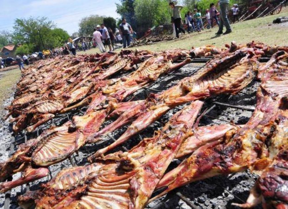 Carpinter�a celebr� la tradicional Fiesta Nacional de la Carreta y los 101 Chivos