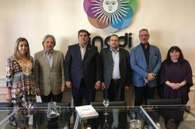 Presidente del Centro Isl�mico de la Rep�blica Argentina visit� al INADI