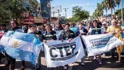 La CTEP amenaza con realizar una movilizaci�n masiva