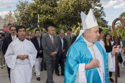 EL GOBERNADOR PARTICIP� DE LAS HONRAS A LA PATRONA DE JUJUY