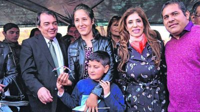 La gobernadora autoriz� obras en toda la provincia