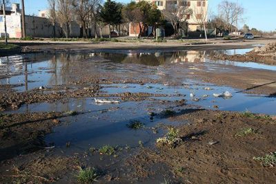 Cloacas: Proponen que el costo de los servicios vuelva con obras a los barrios