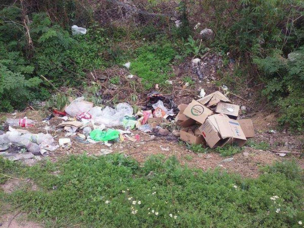Quejas por basural en el barrio Santa Elena