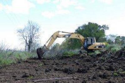 Trabajos h�dricos en la zona rural del Distrito