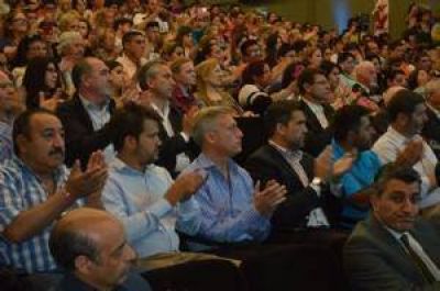 Avil�s elogi� los planes sociales de la provincia