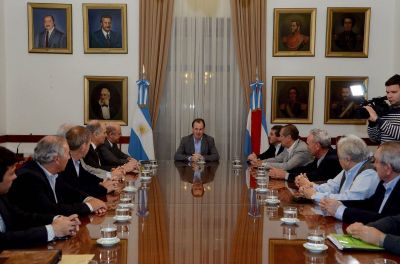 La Uni�n Industrial apoya el plan maderero que Bordet envi� a la Legislatura 