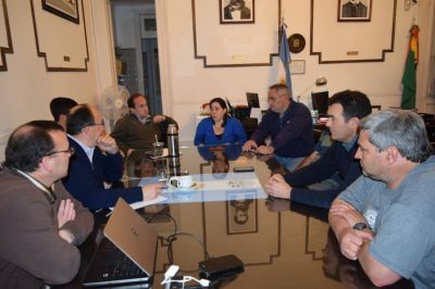 Salom�n se reuni� con el Nodo Regional Oscar Alvarado