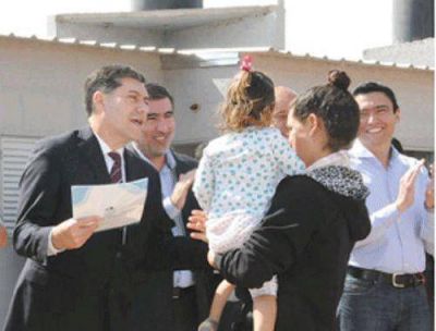 Casas repudi� venta de viviendas construidas con planes del Estado