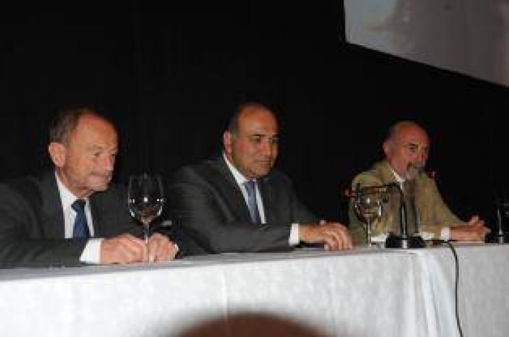 Manzur no sabe si dar� un bono de fin de a�o