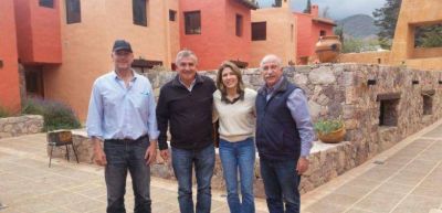 MORALES GESTIONA UNA MAYOR Y MEJOR CONECTIVIDAD A�REA PARA JUJUY