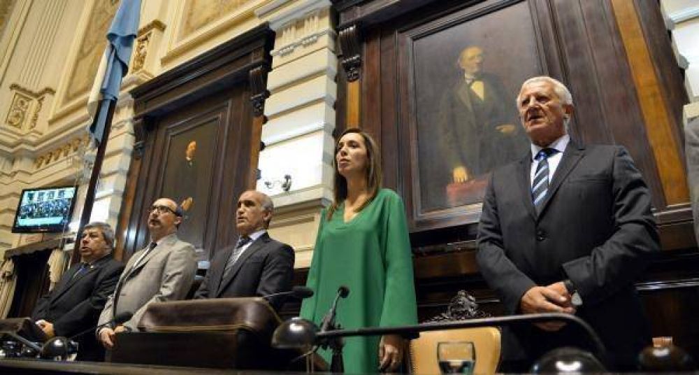 Presupuesto: Vidal rene a sus legisladores y lo ingresa al Senado