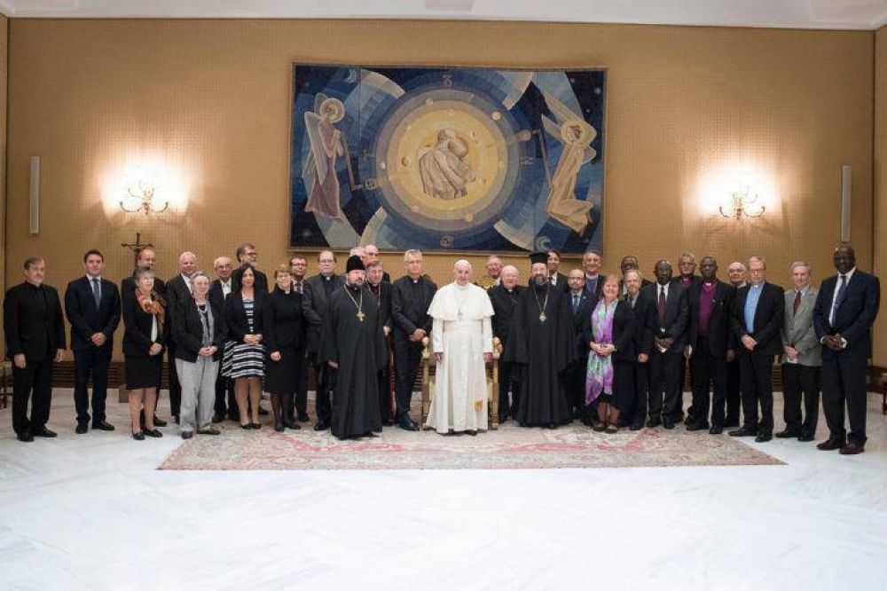 El Papa explica el ecumenismo de la sangre: Los terroristas no hacen diferencias entre los cristianos