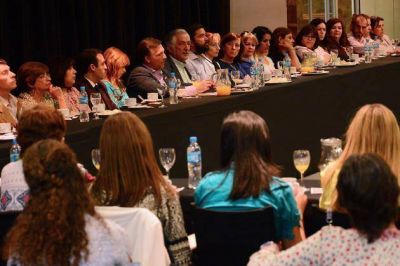 El gobernador inst� a la innovaci�n educativa