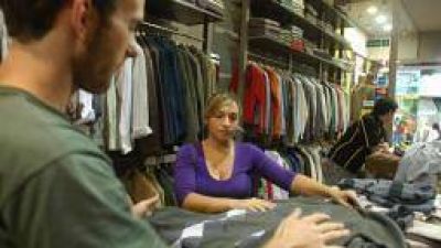 Empleados de comercio acordaron nueva suba salarial del 19%