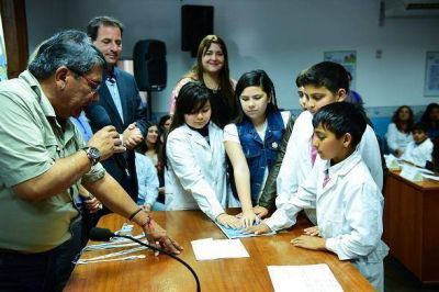 Sujarchuk particip� de un acto en el HCD con alumnos de la escuela N� 5