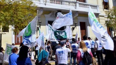 Unos 140.000 chicos quedaron sin clases ayer por el paro de Unter