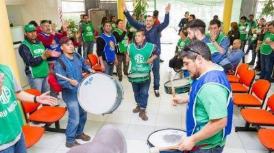 ATE cop� el municipio por los despidos, pero s�lo se llev� promesas