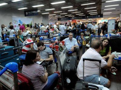 Por el fracaso de la paritaria con Aerol�neas, podr�a haber grandes demoras en los aeropuertos