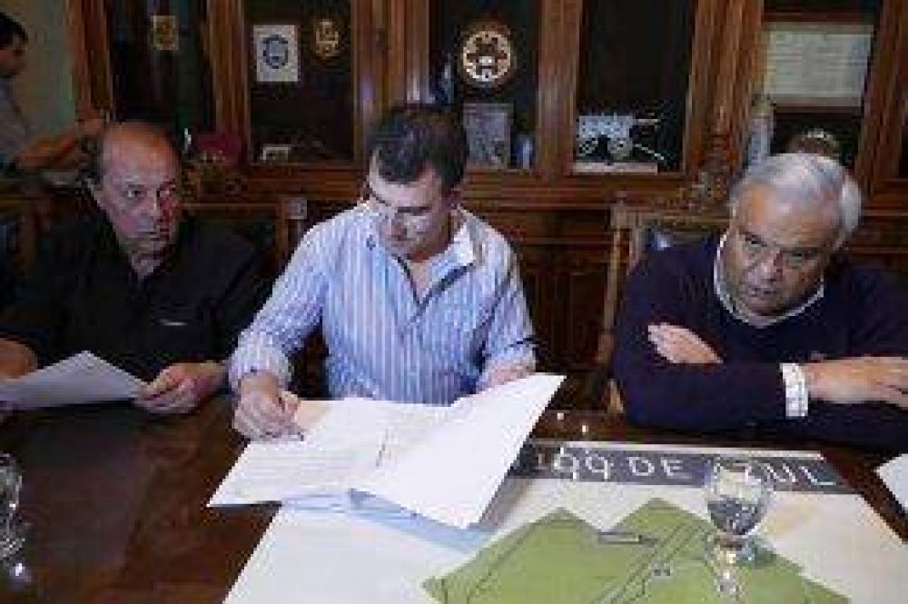 Firma de contrato para la continuidad del Plan Municipal de Alumbrado Pblico