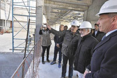 El gobernador recorri� obras que se construyen en esta ciudad