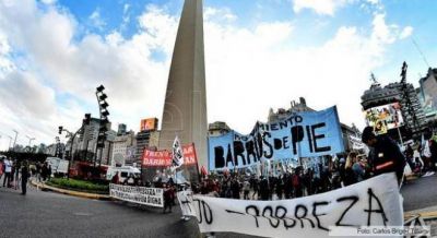 Movimientos sociales marchan en rechazo a la Villa Ol�mpica