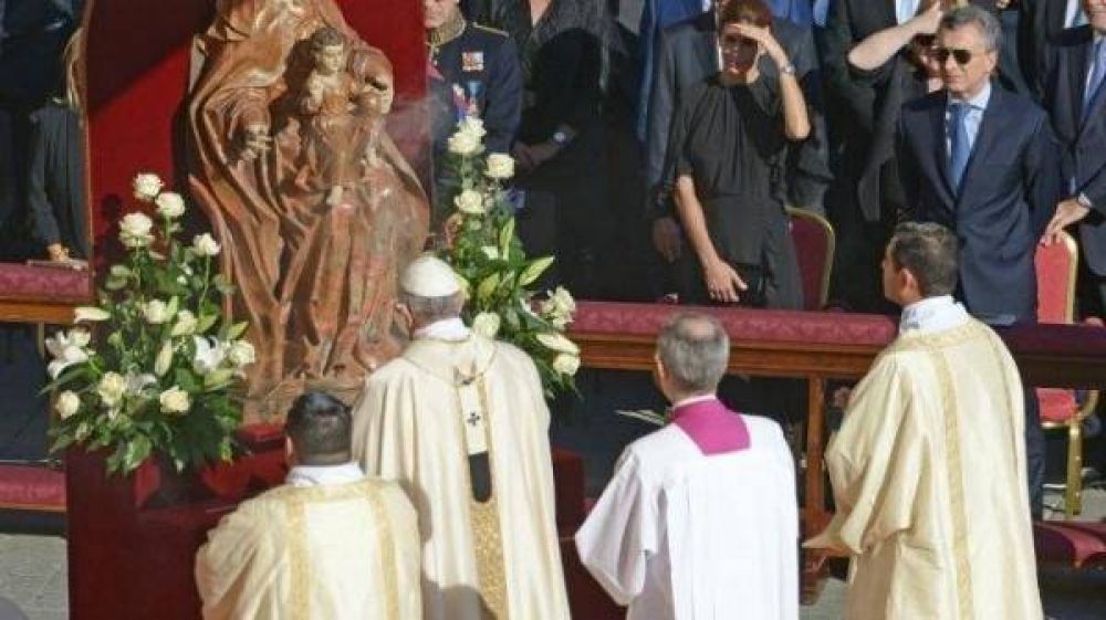 El Papa proclam santo al Cura Brochero: los Macri, presentes