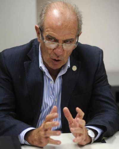 Instan a un �gobierno abierto� en la UNT