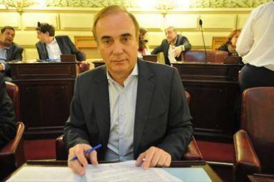 Di Pollina quisiera censar gendarmes