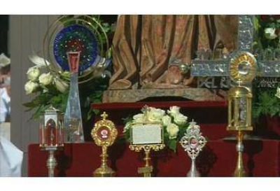 Papa: los nuevos Santos vencieron la paz con la oraci�n siguiendo a Jes�s