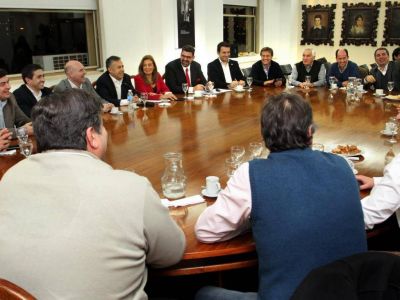 Las comunas del Gran Mendoza definen el bono de fin de a�o
