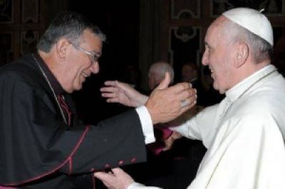 Viroche: El Vaticano evalúa jubilar anticipadamente a monseñor Zecca