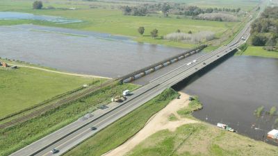 Inundaciones, una urgencia que la Provincia prev� solucionar en 60 a�os